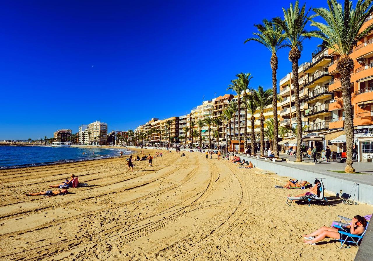 Holiday Royal Suite Concordia Torrevieja Kültér fotó