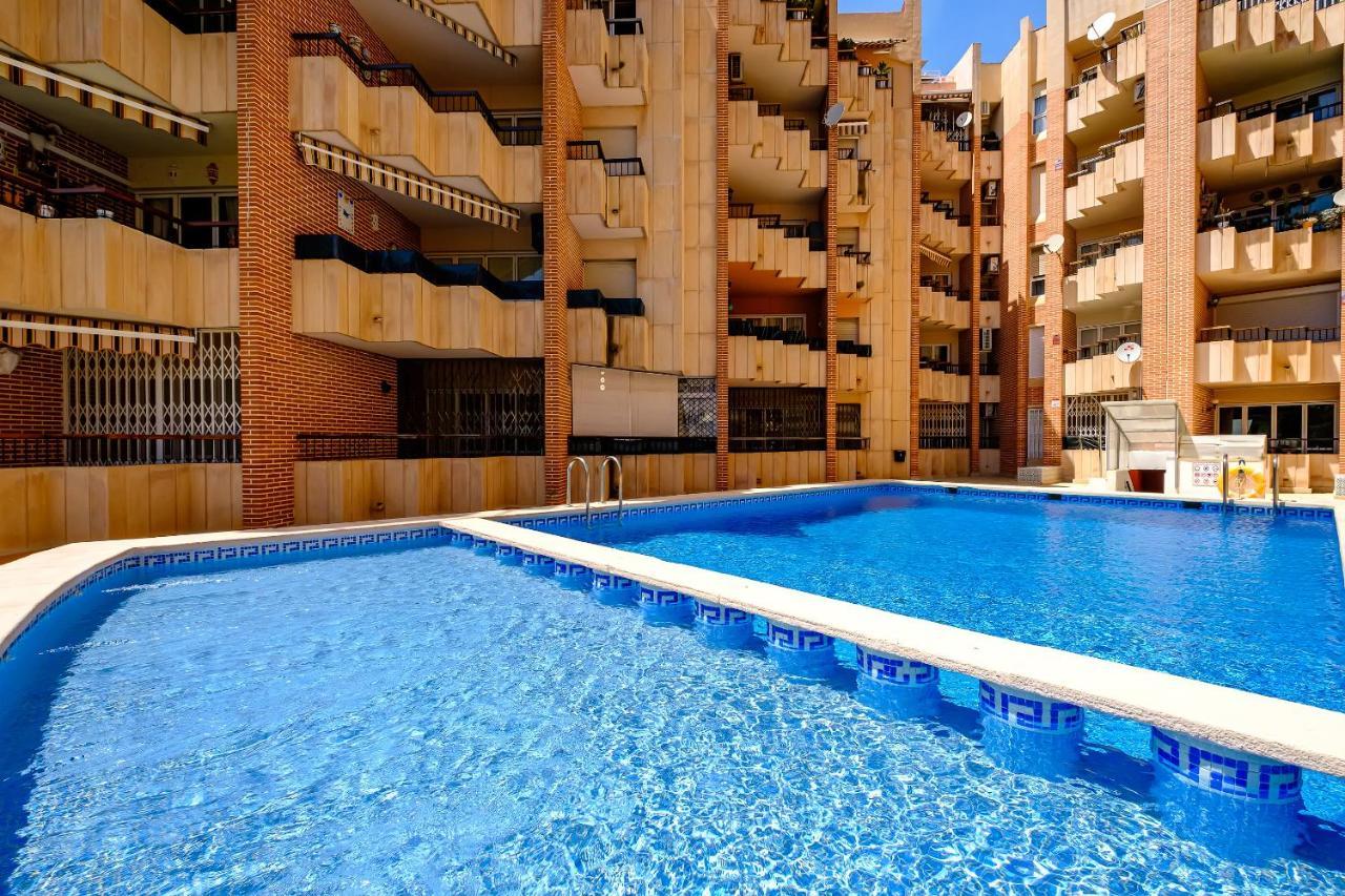 Holiday Royal Suite Concordia Torrevieja Kültér fotó